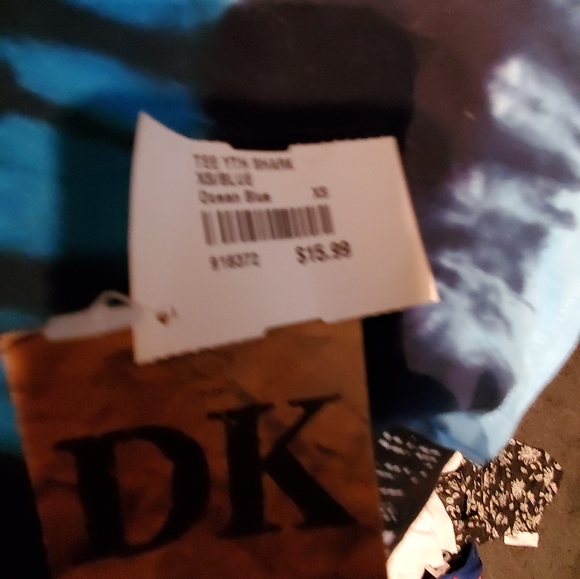 Shirt - Picture 5 of 6